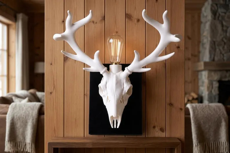 Deer Skull Wall Lamp – Gothic Antler Sconce, Dark Woodland Decor, Handcrafted Sculptural Lighting