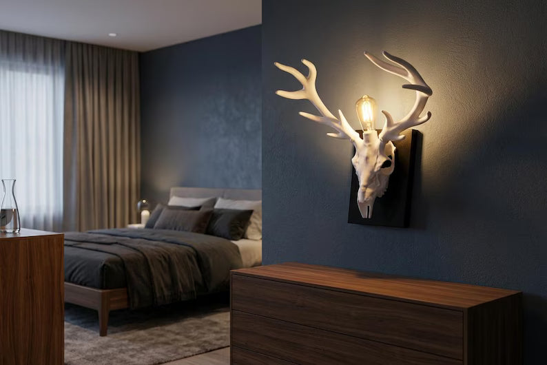 Deer Skull Wall Lamp – Gothic Antler Sconce, Dark Woodland Decor, Handcrafted Sculptural Lighting