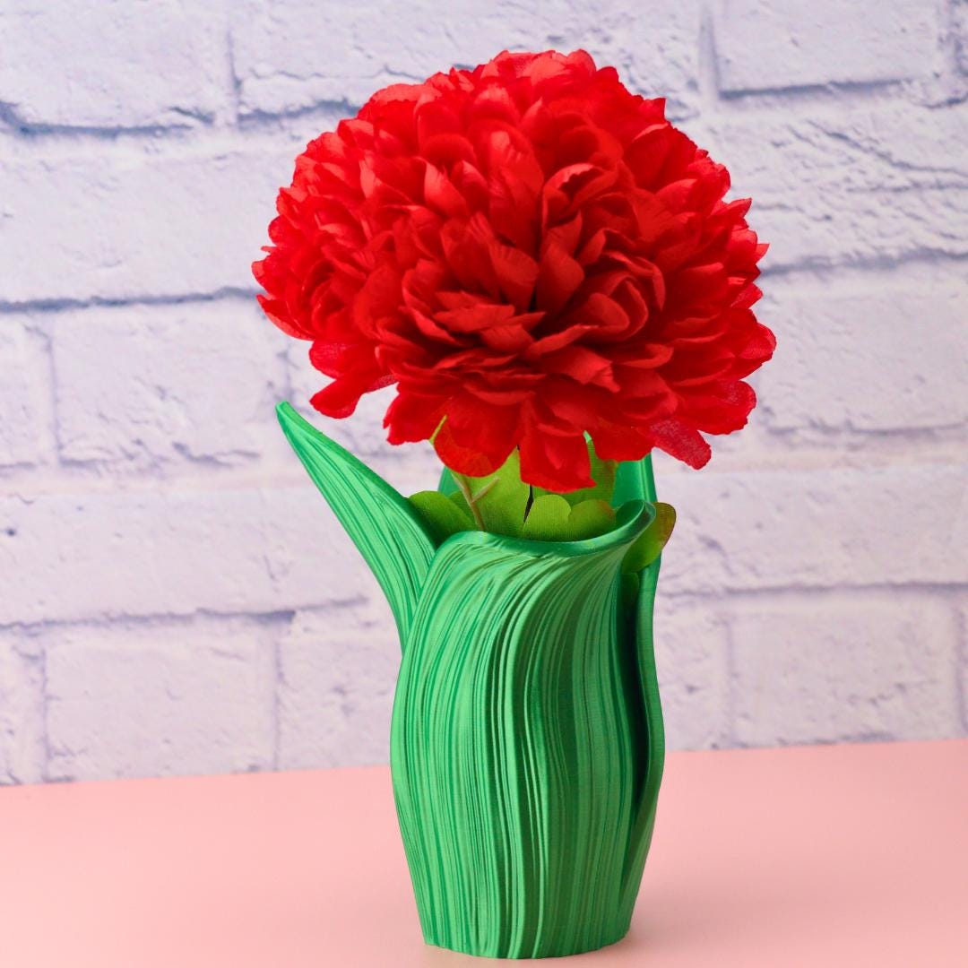 Artistic Leaf Design Vase - Handcrafted  Decor