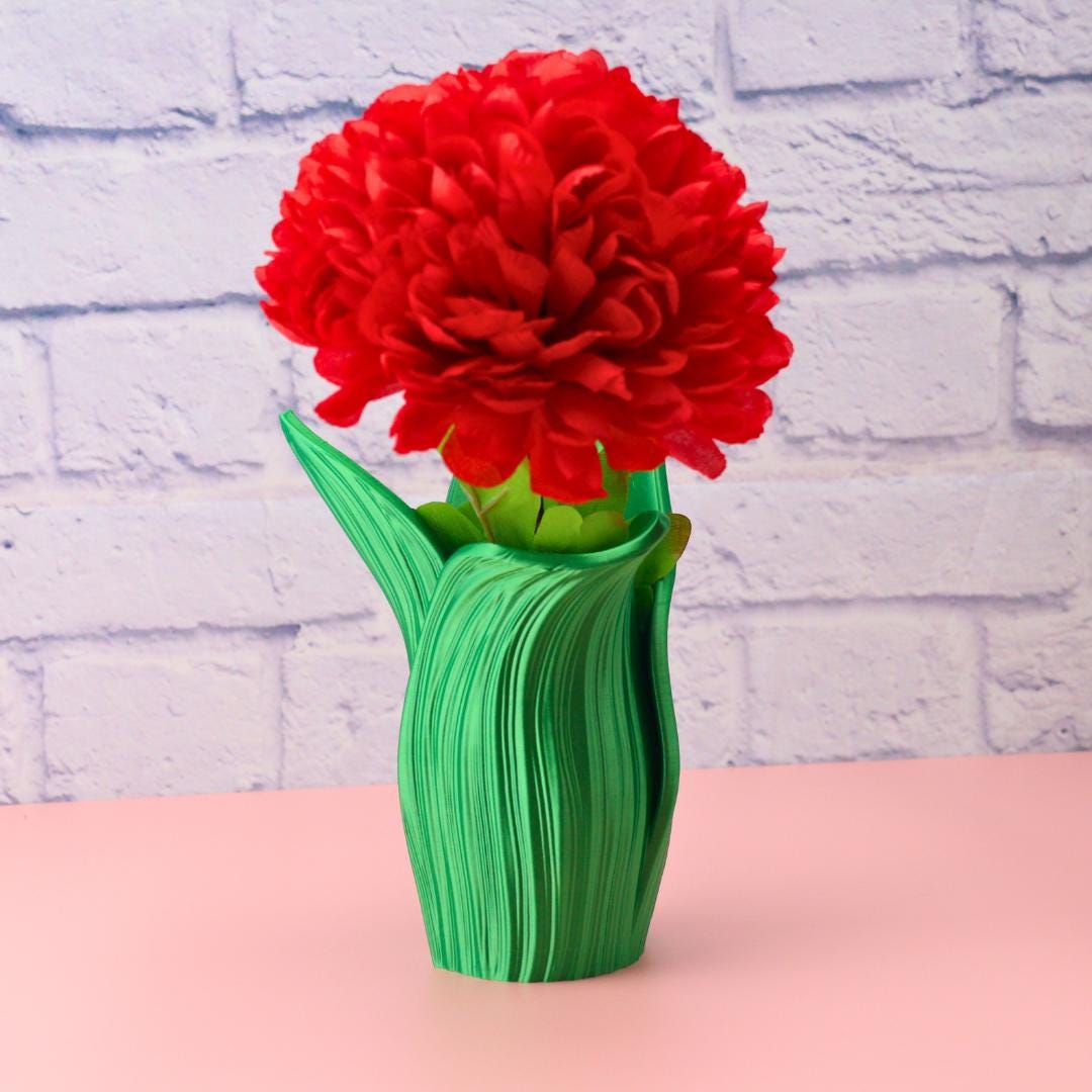 Artistic Leaf Design Vase - Handcrafted  Decor