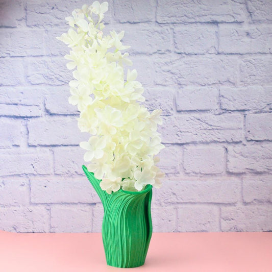 Artistic Leaf Design Vase