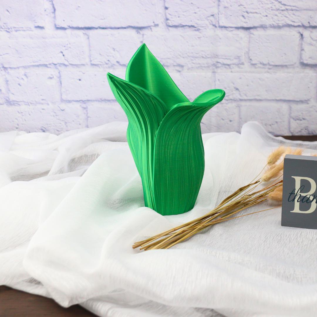 Artistic Leaf Design Vase - Handcrafted  Decor